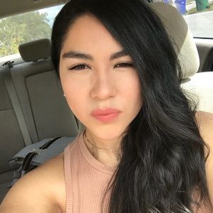 Meet your Posher, Yoselin